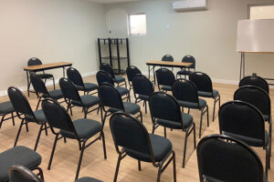 Sala de reunião_convenção com o painel interativo